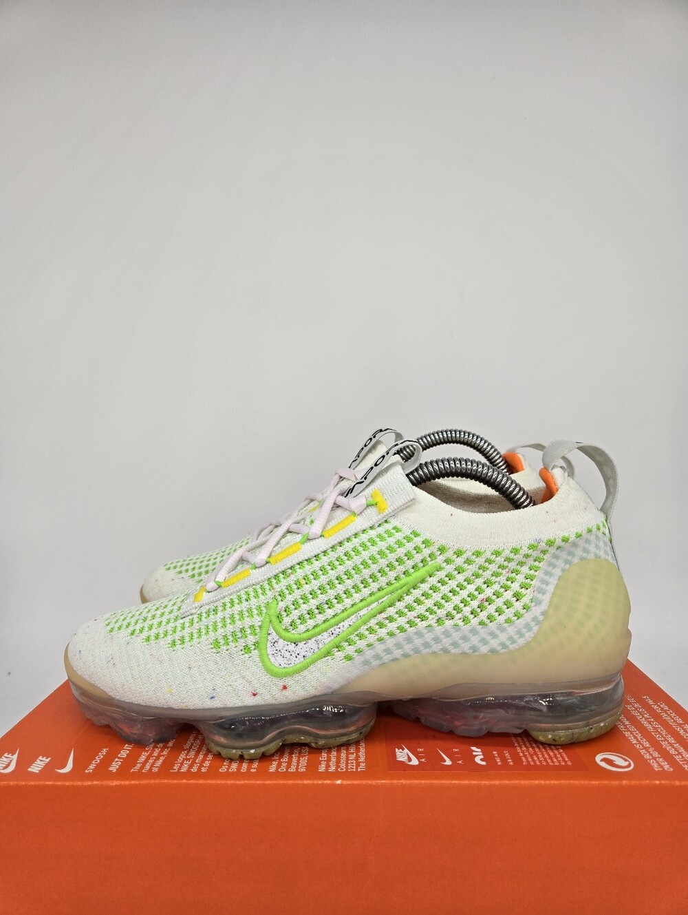 Nike Women's Air VaporMax 2021 Flyknit Feel Love Shoes Size 6